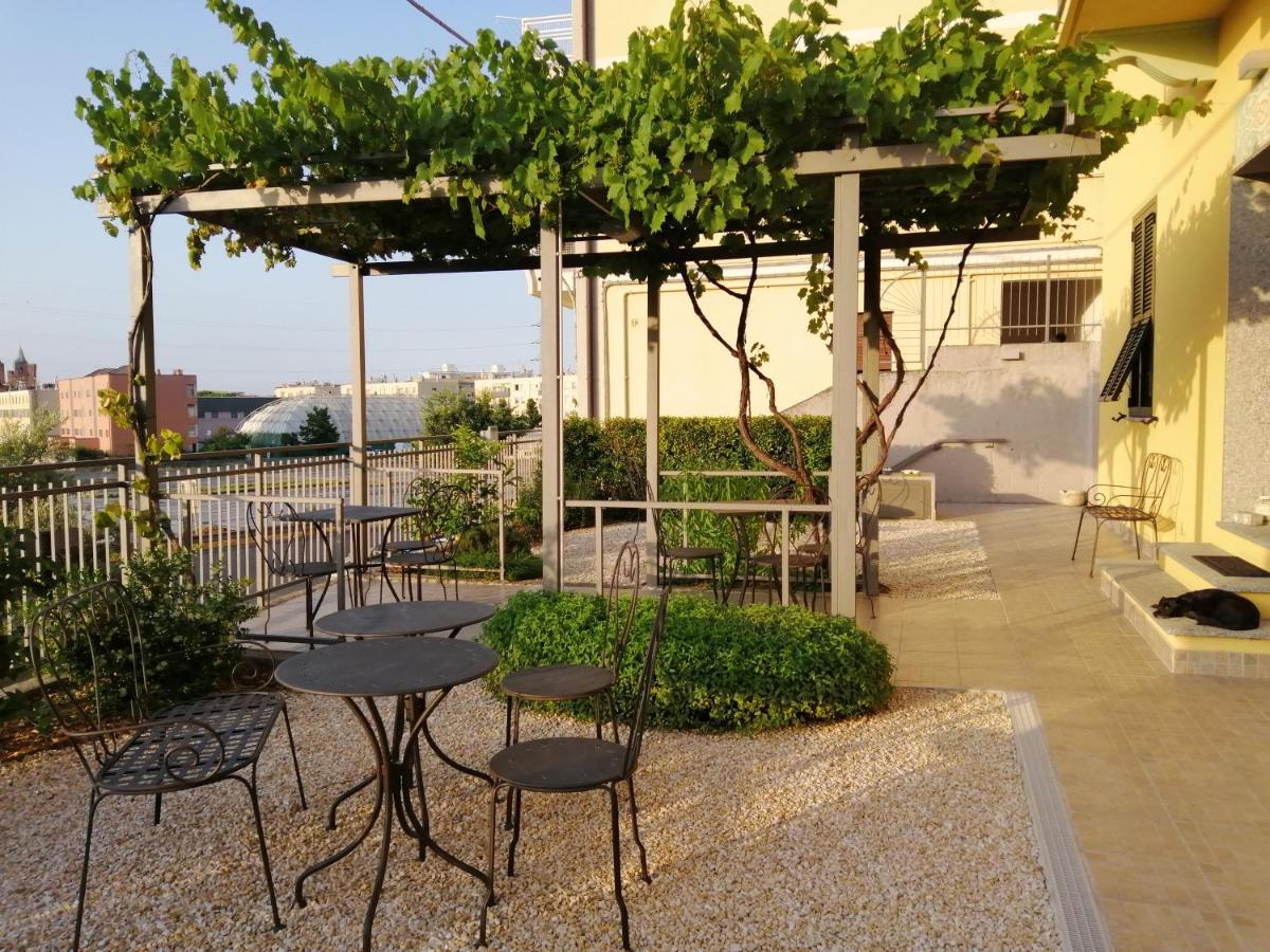 אלבניה Umema B&B מראה חיצוני תמונה